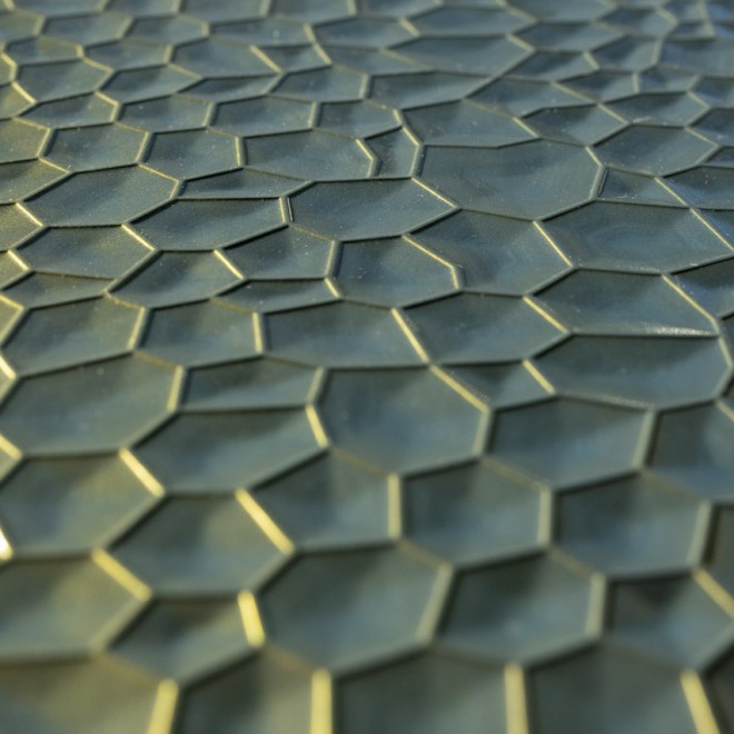 Falpanel dombornyomott bronz